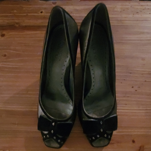 Franco Sarto Black and Silver Wedge Heel Peep Toe - Picture 5 of 7